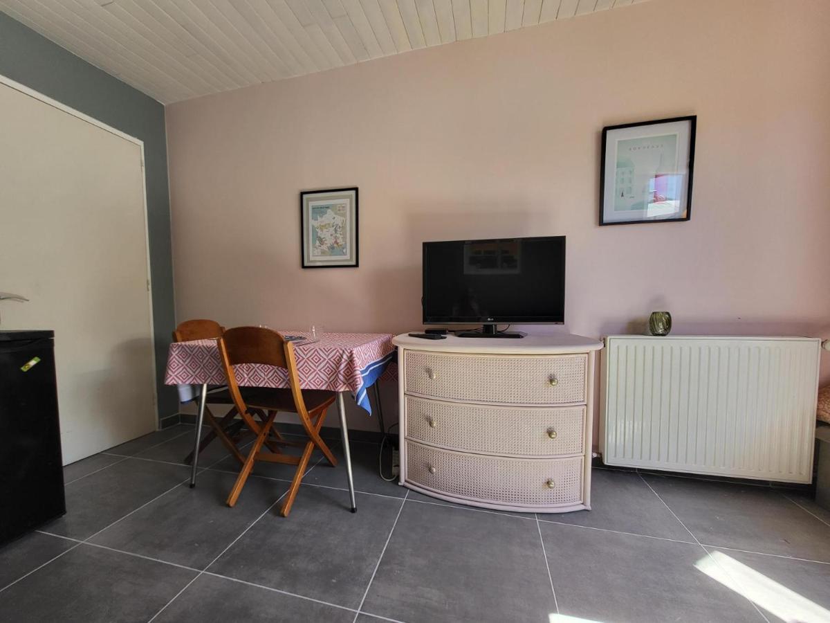Proche De Bordeaux, Route Des Châteaux